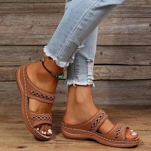 R.Z. - Brown Diamond Cutout Sandal - size 39 (8) - new